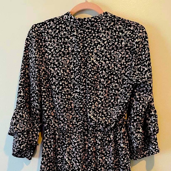 Dynamite Medium long Sleeve Black Flora Shorts - Picture 3 of 6